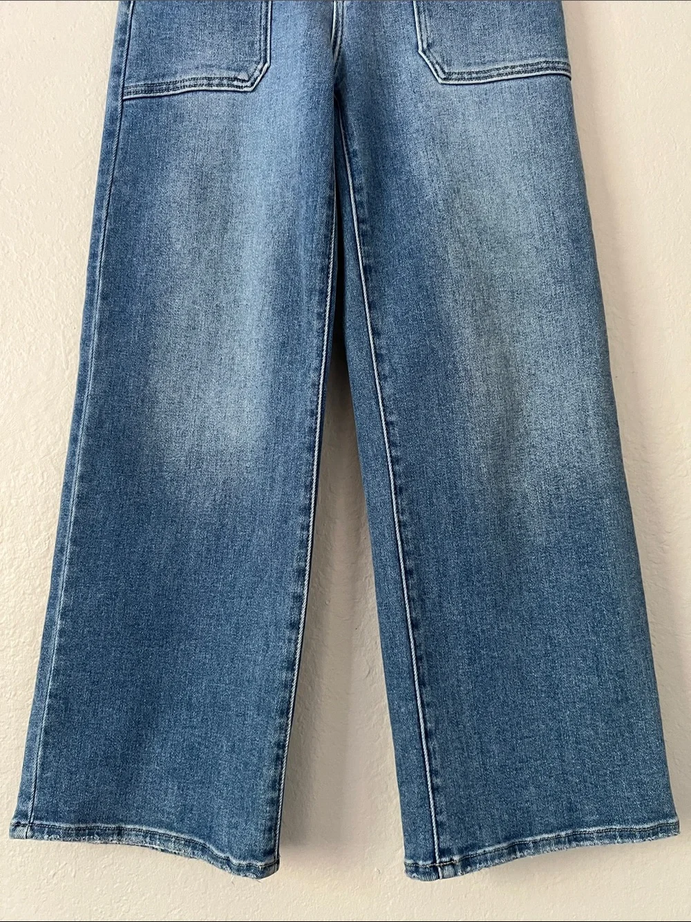 Like New! JUST DENIM The Patch Pocket Wide Leg Medium Blue Size 25